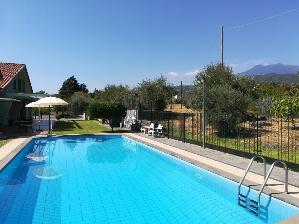 Villa Capogrecale - Piscina Riscaldata Piedimonte Etneo Buitenkant foto