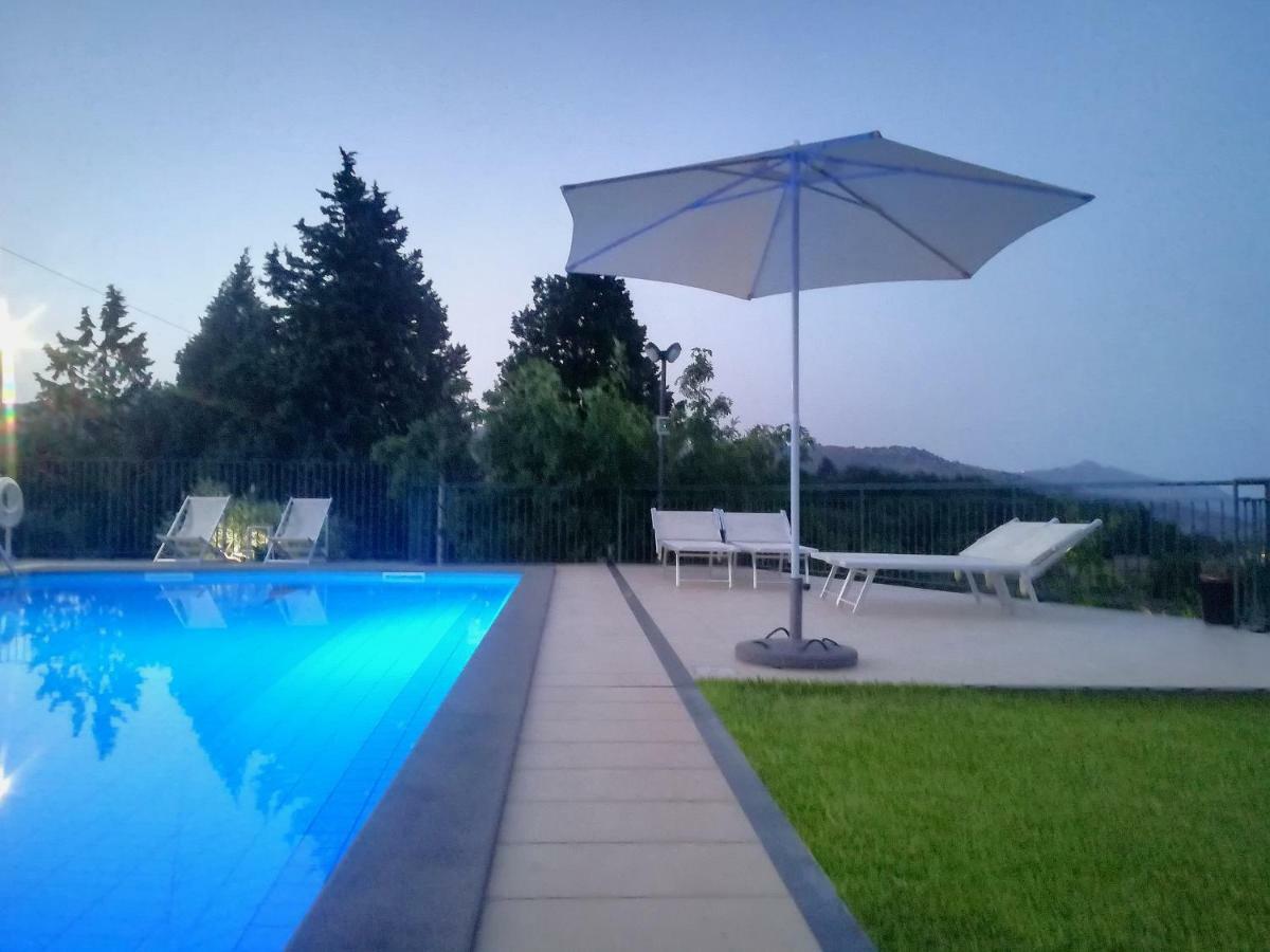 Villa Capogrecale - Piscina Riscaldata Piedimonte Etneo Buitenkant foto